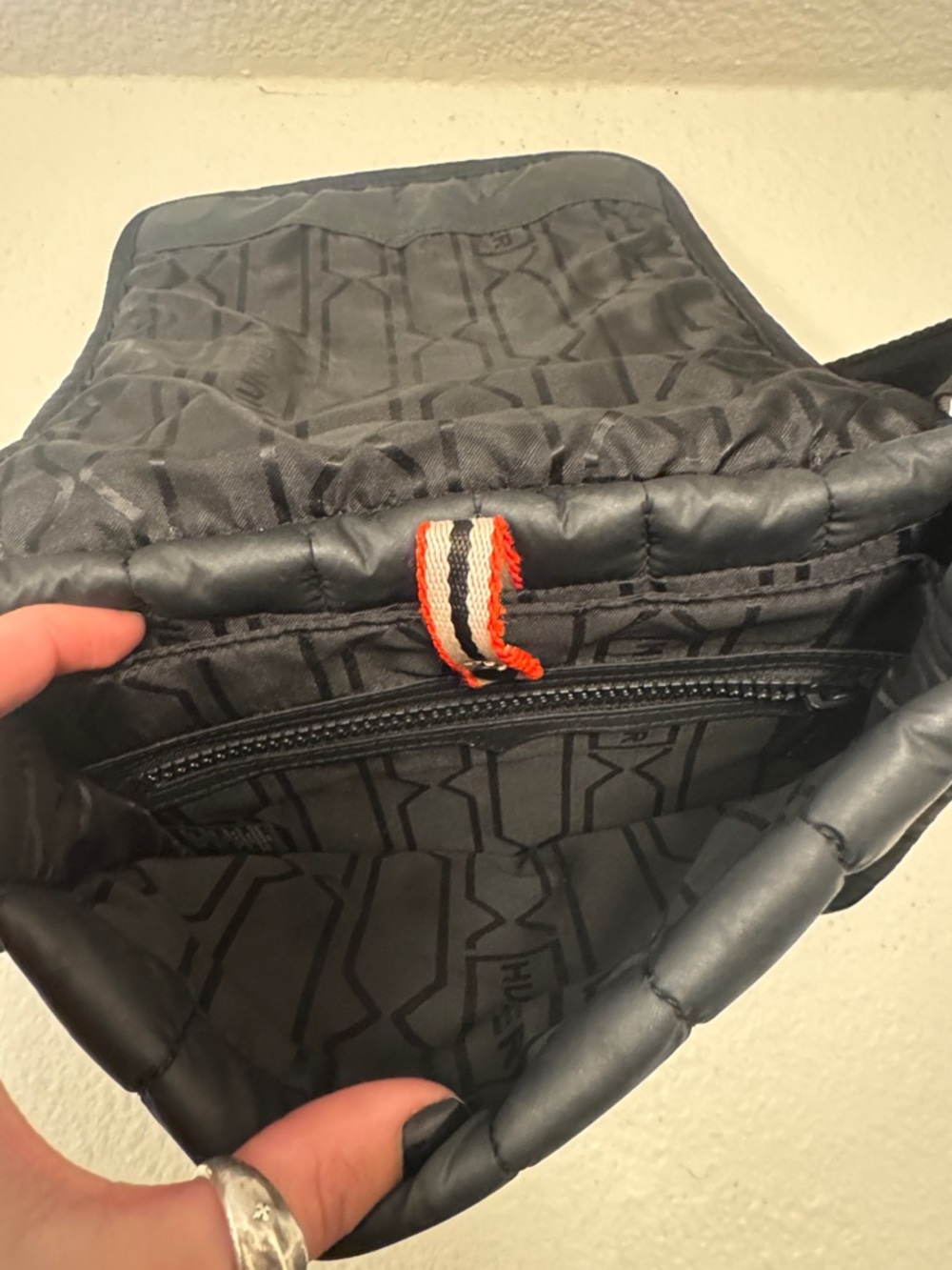 Hunter puffer Quilted Crossbody Shoulder Bag - Picture 5 of 7